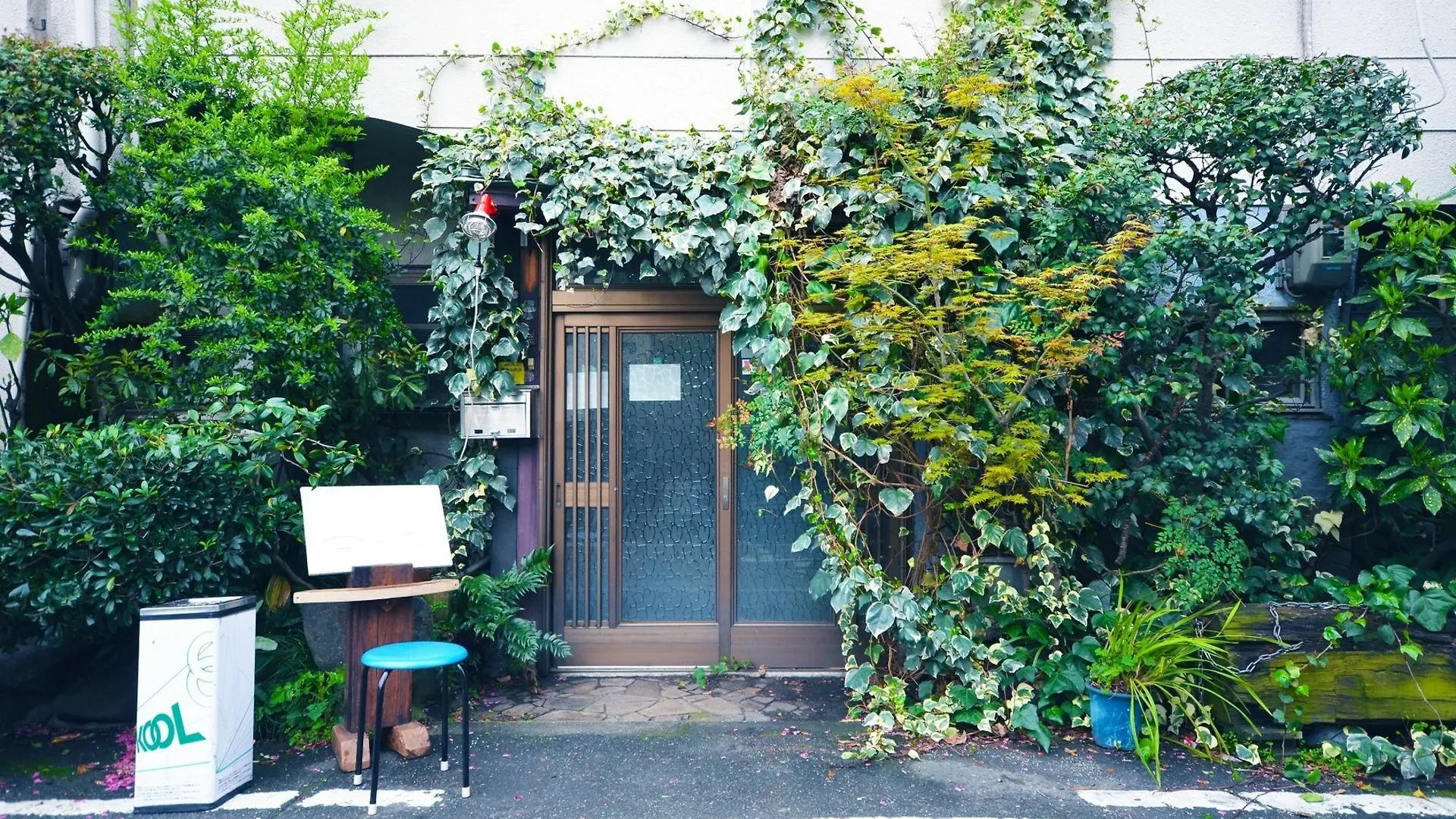 Air Osaka Hostel